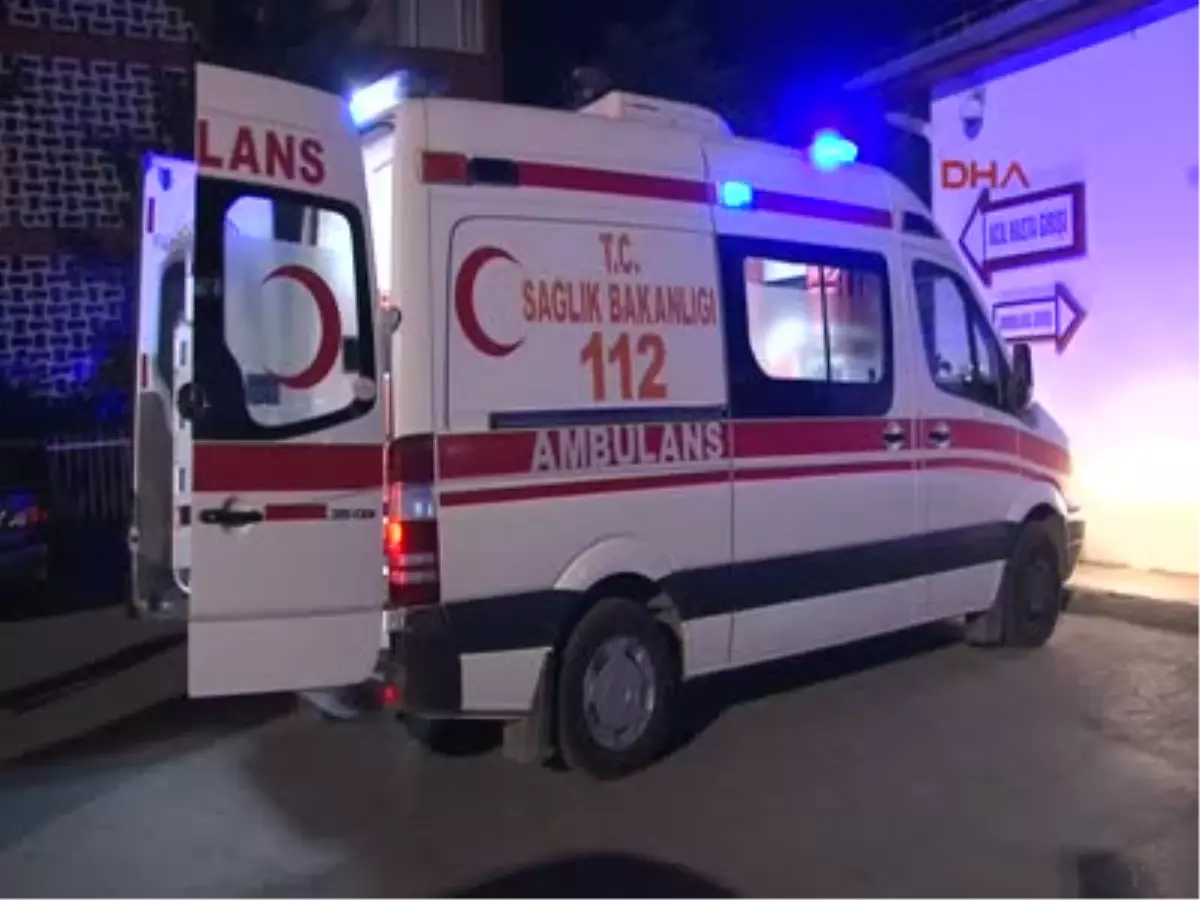 Sivas\'ta TIR, 2 Otomobile Çarptı: 2 Ölü, 7 Yaralı