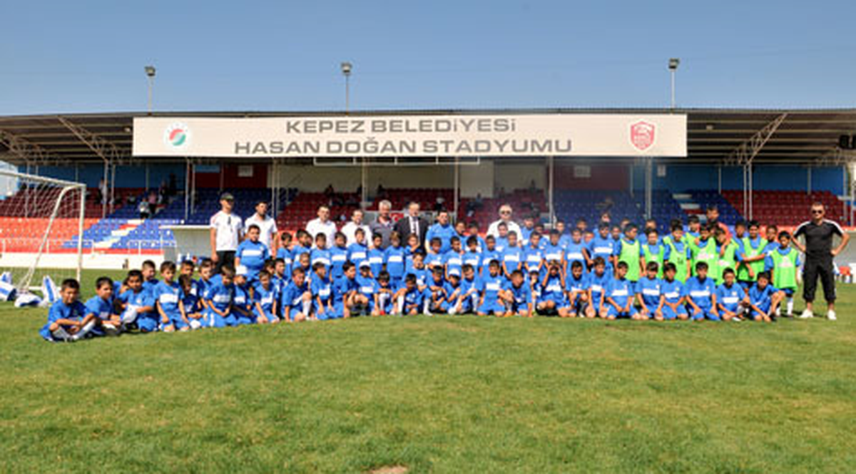 Tütüncü En Büyük Spor Okulunda