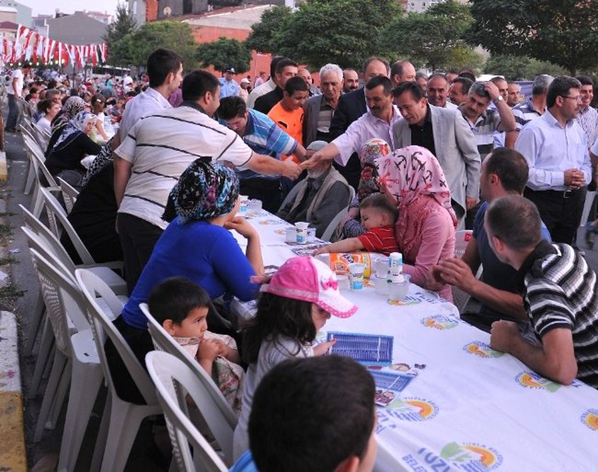 Tuzla\'da Ramazan\'ın Bereketi Paylaşılıyor