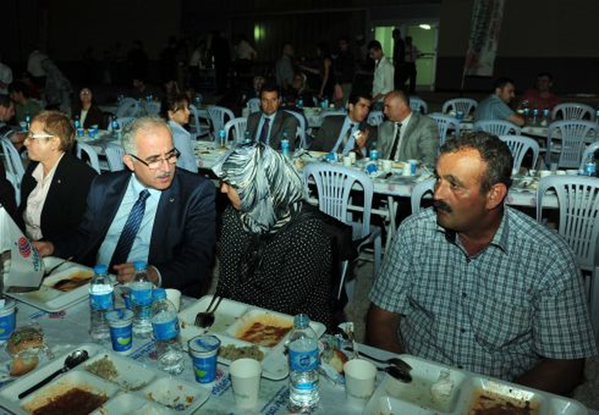 30 Günde 30 Mahallede İftar Sofrası