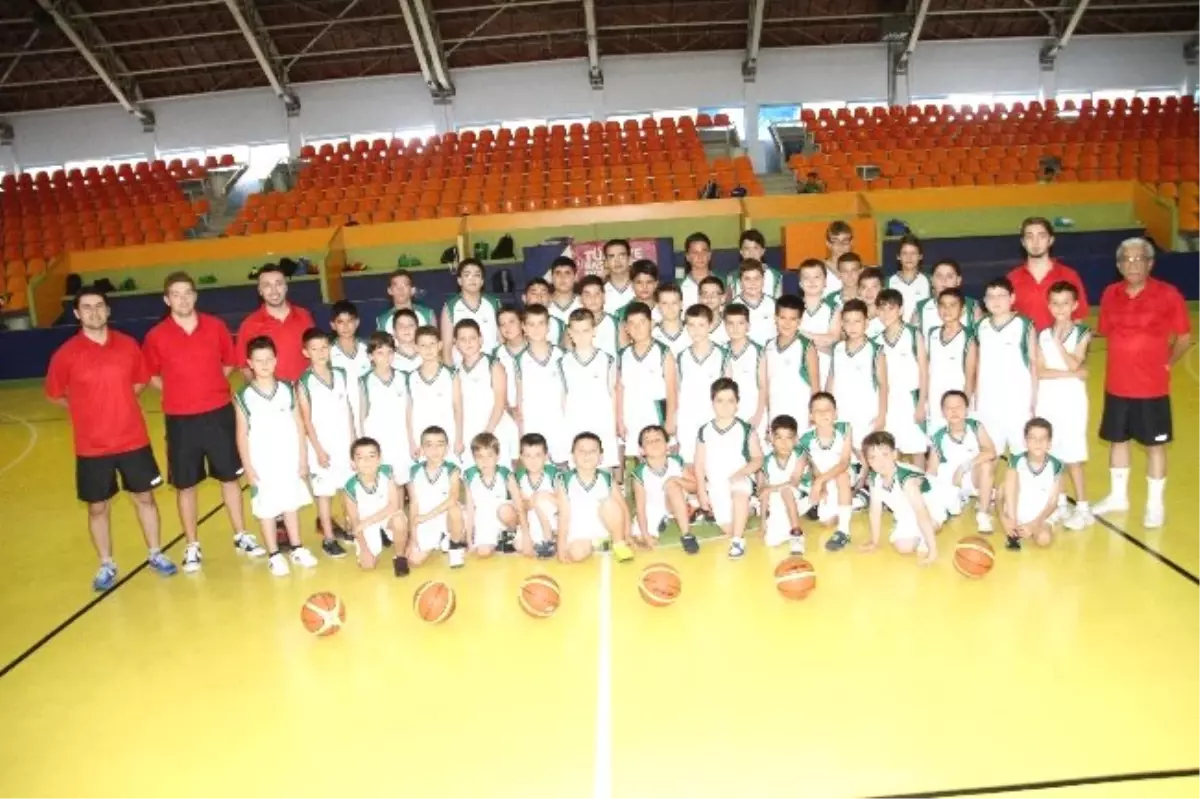 Akhisar\'ın Minik Basketbolcu Ordusu