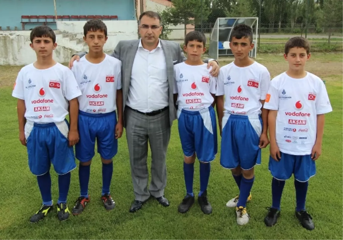 Aziziye\'den Futbol Okulu