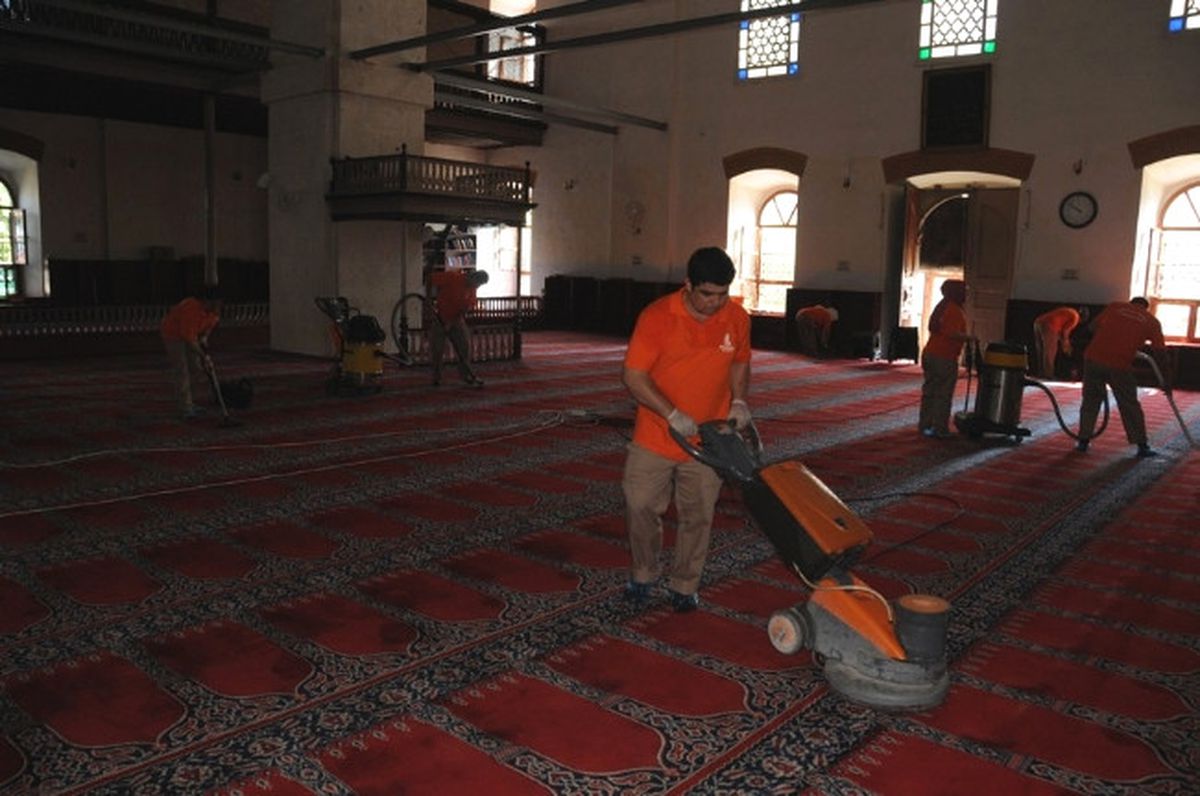 Balıkesir\'de Camiler Gül Suyu Kokacak