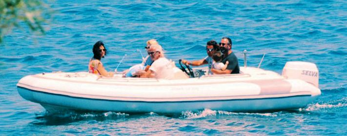 Cem Yılmaz Eşi İçin Beach Kapattı