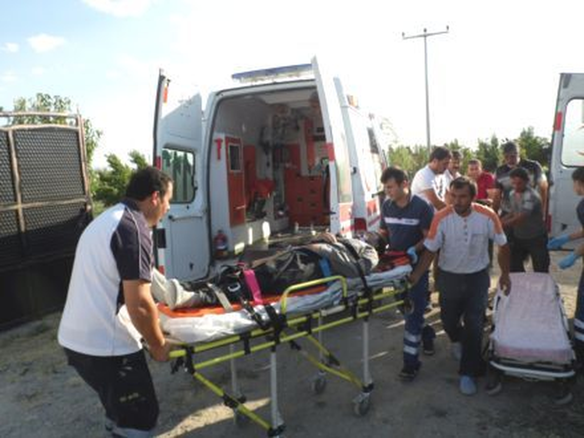 Ereğli\'de Çardak Çöktü: 2 Yaralı