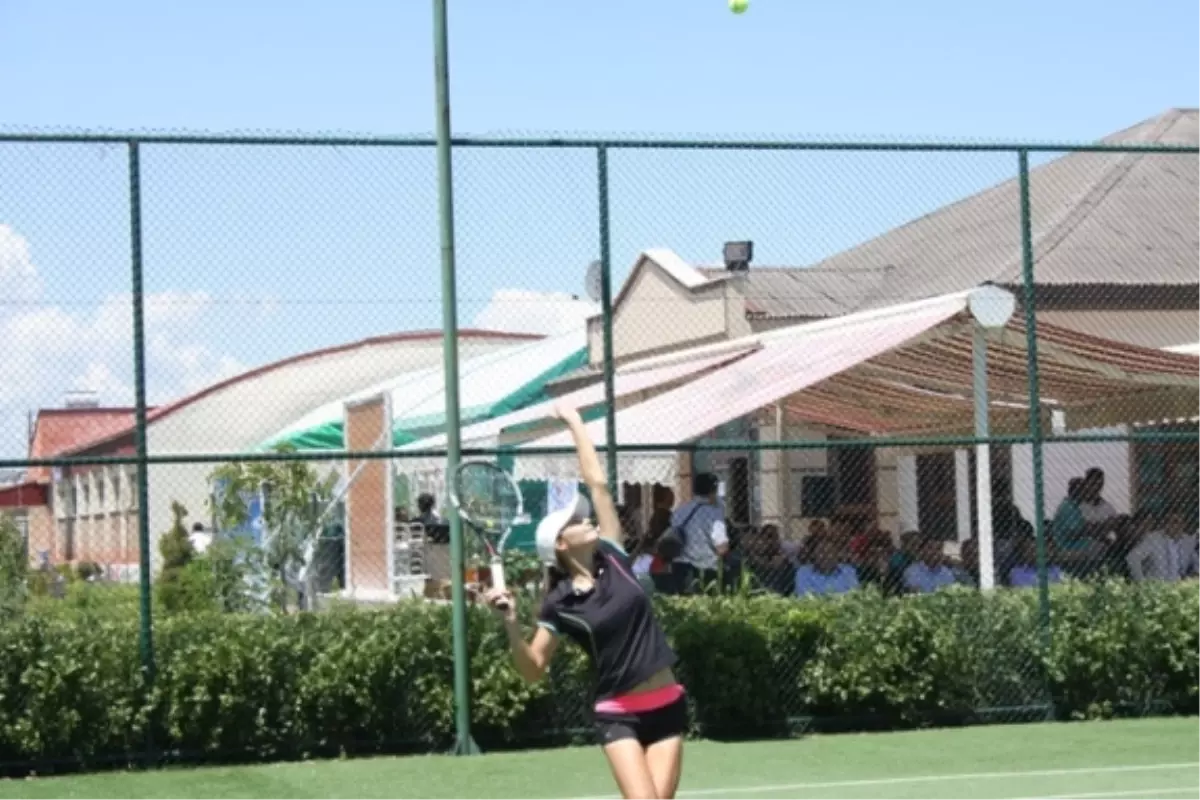 IC Cup Tenis Turnuvası Finali Nefesleri Kesti