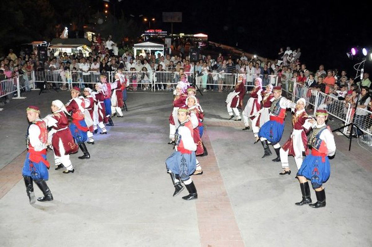 Karagöz Halk Dansları Mudanyada Esti
