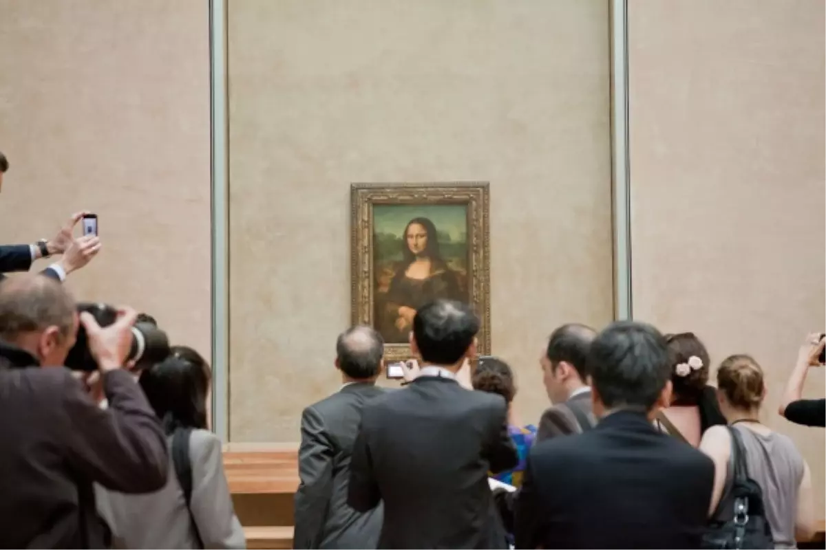 Mona Lisa Tablosonu Toshiba Aydınlatıyor