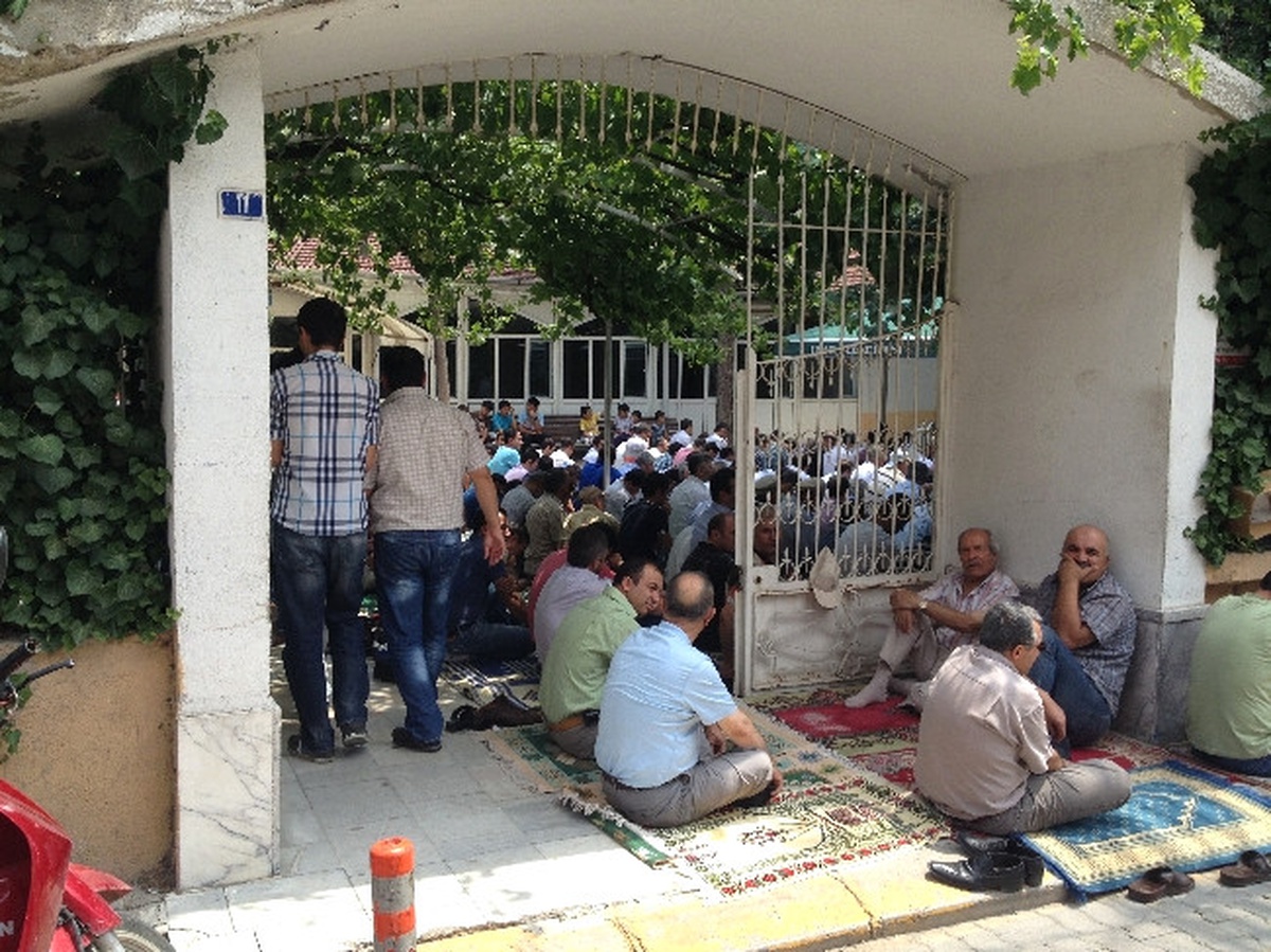 Ramazan Ayının İlk Cuma Namazında Camiler Doldu Taştı