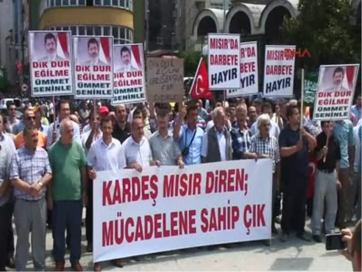 Rizeliler Mısır\'daki Darbeyi Protesto Etti