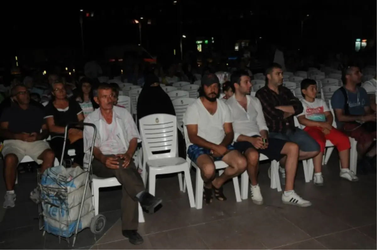 Sami Savni Özer Manisalıları Büyüledi