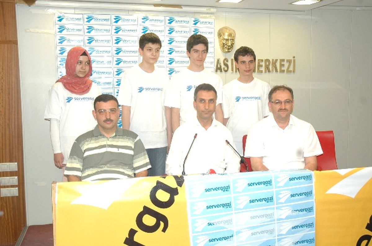 Sbs\'de Başarılı Olan Öğrencilere Ödül