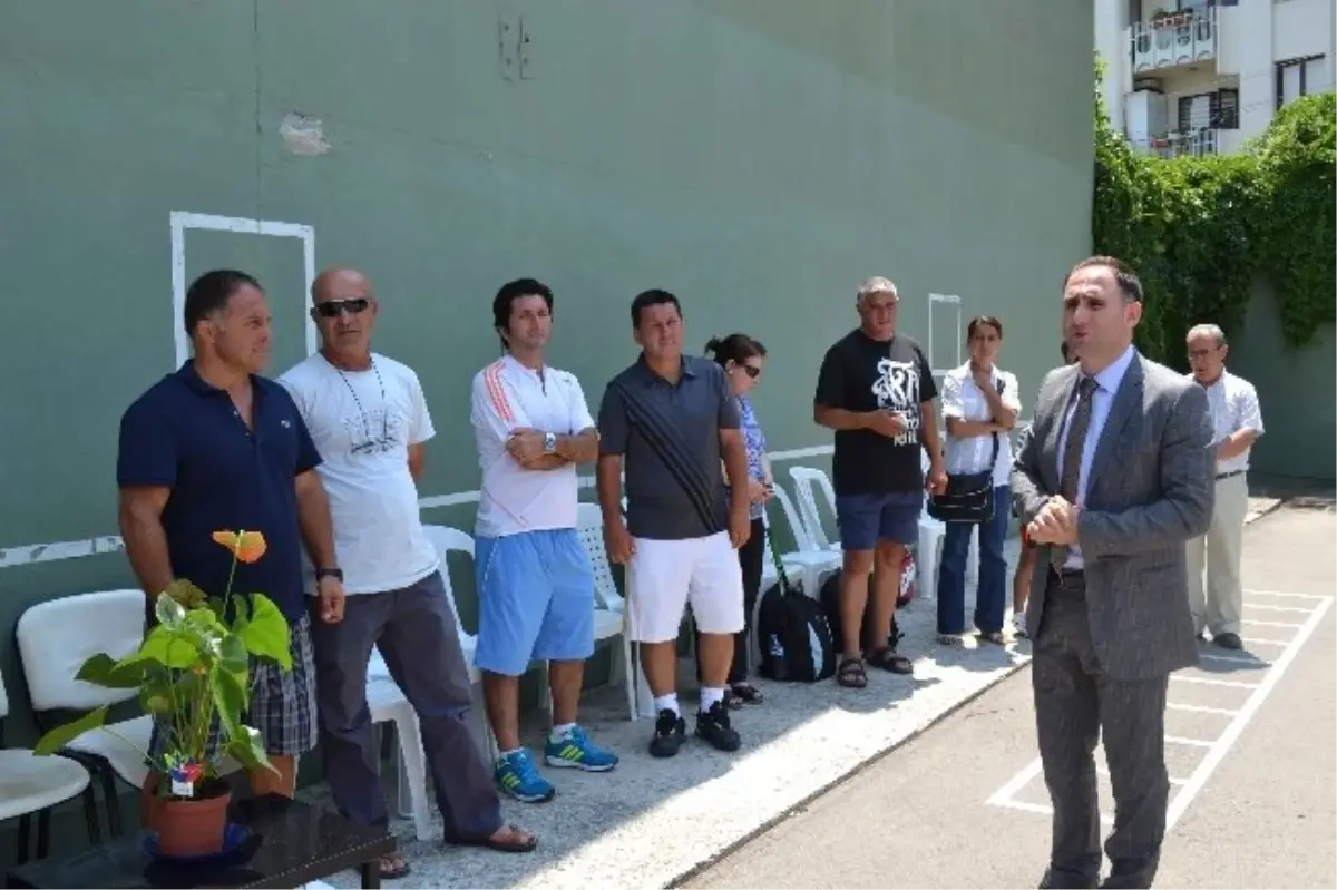 Süleyman Şahin Tenis Kortlarında İncelemelerde Bulundu