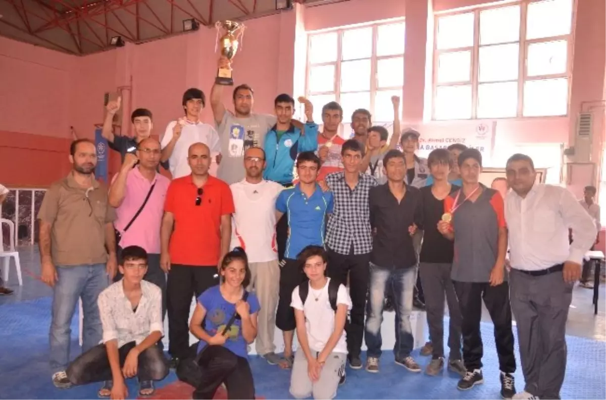 Taekwondo da Şampiyonluk Kupası Erzurum\'un