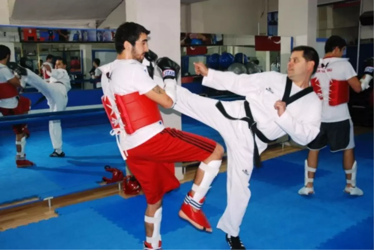 Taekwondo Dünya Şampiyonasında İzmirli Antrenör Görev Yapacak