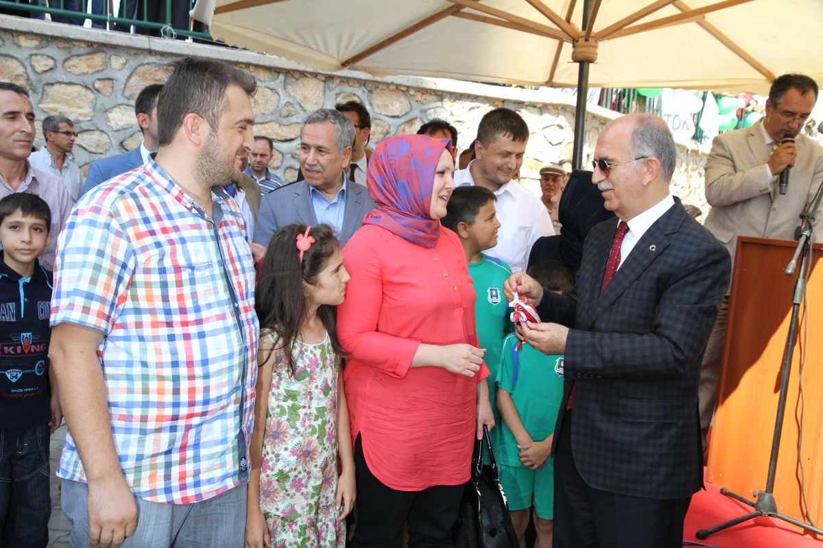 Toki Sakinleri Anahtarlarını Vali Harput\'tan Aldı