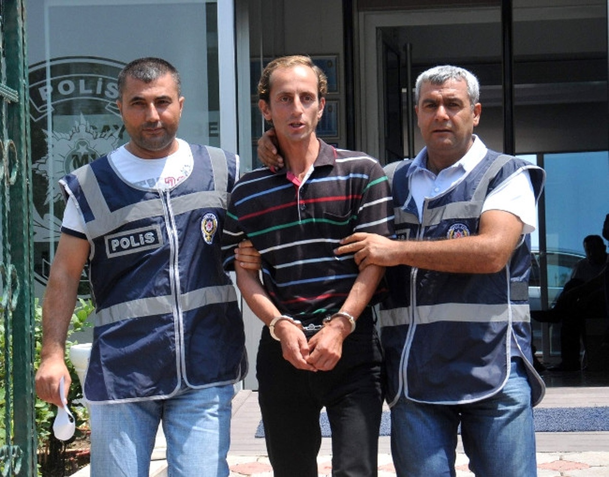 Türbanlı Öğretmene Saldıran Zanlı Yakalandı