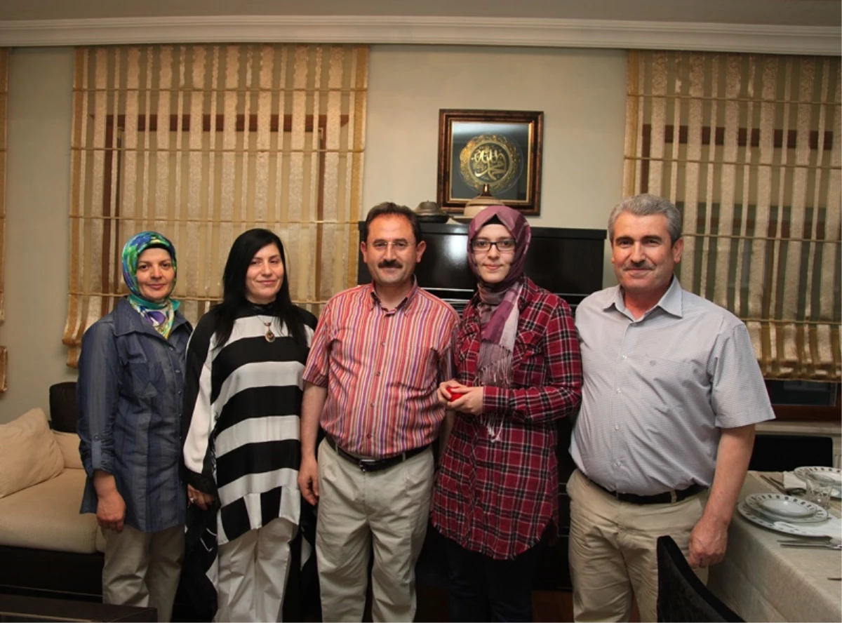 Vali Sabri Başköy İlk İftarını Şehit Ailesinin Evinde Yaptı