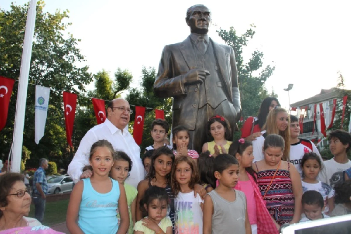 Bakırköy Belediyesi Atatürk Heykeli Açılışını Yaptı