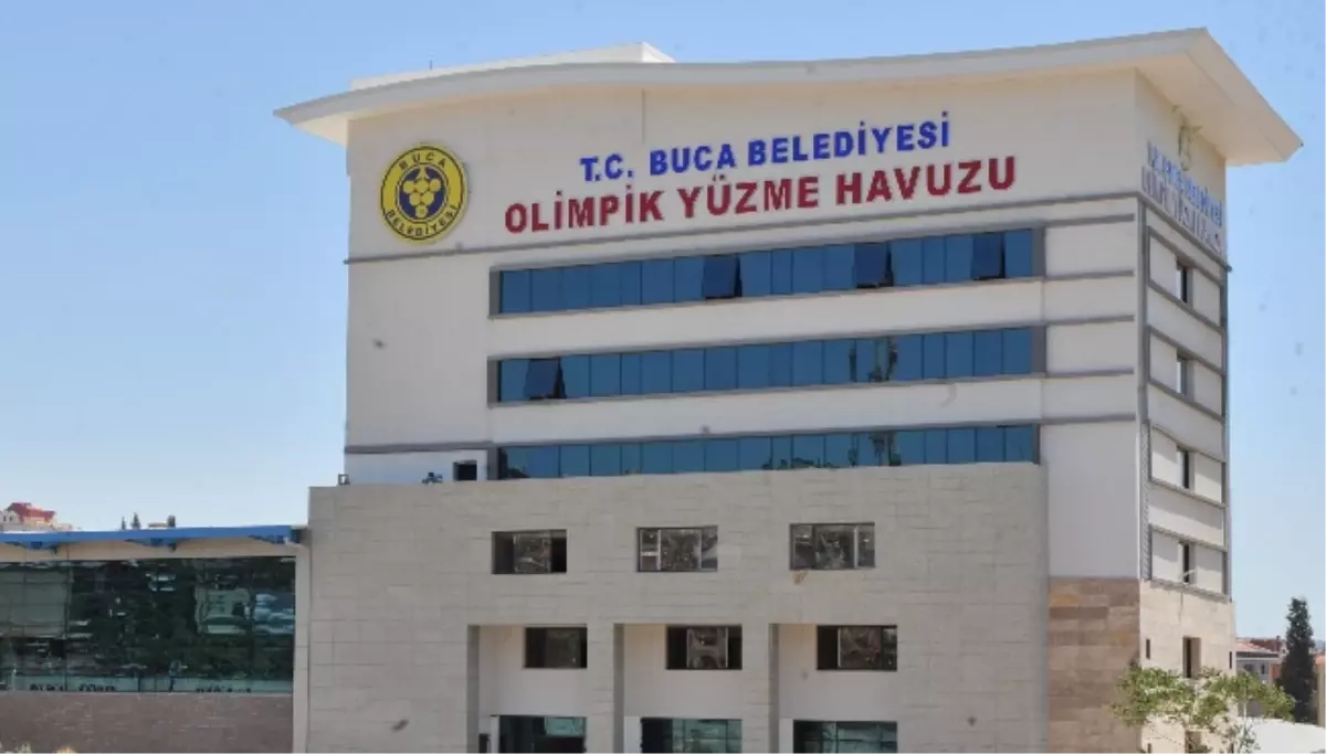 Buca\'nın İlk Kapalı Yüzme Havuzuna Tam Not