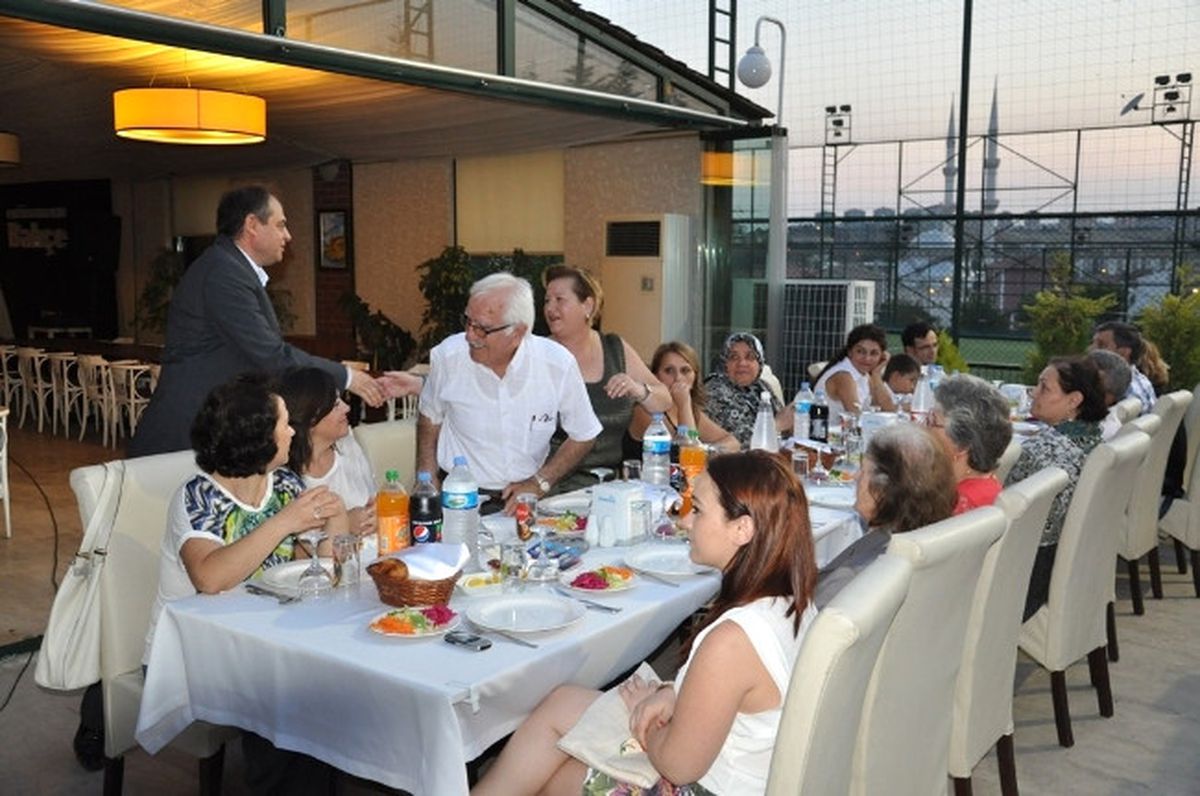 Dalgıç Yardımsevenler Derneği\'nin İftarına Katıldı