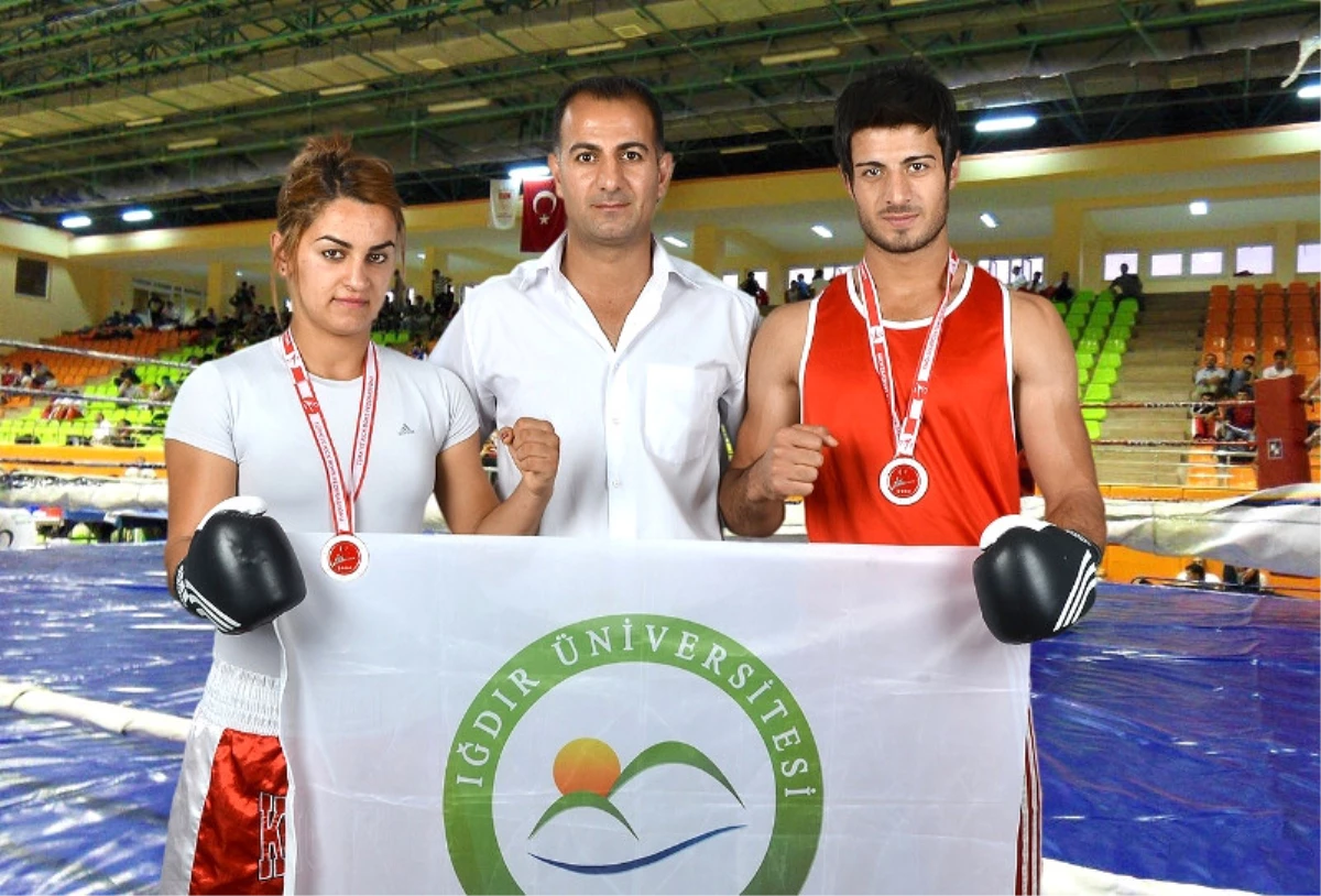 Elif Turan Türkiye Kick Boks Şampiyonu Oldu
