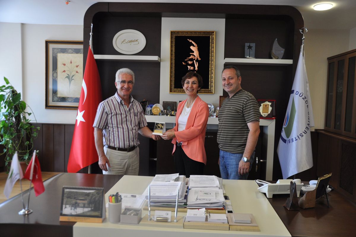 KIZILAY\'dan Düzce Üniversitesi Rektörüne Anlamlı Ziyaret