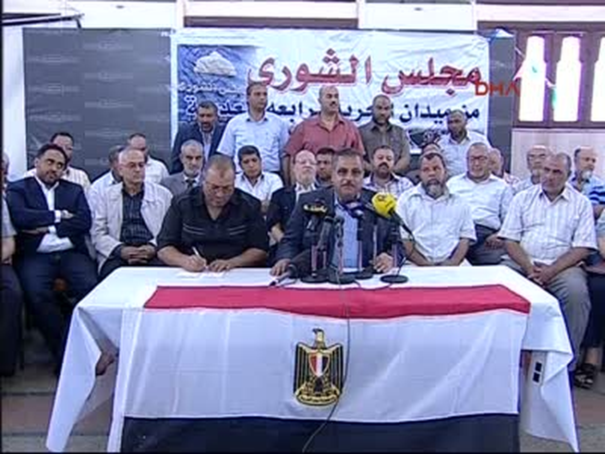 Mısırlı Parlementerlerden Mursi\'ye Destek