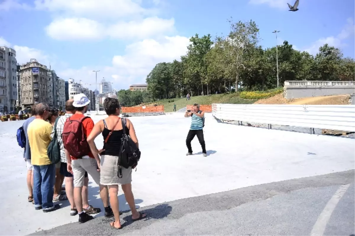 (Özel Haber) Yenilenen Gezi Parkı Turistlerin İlgi Odağı Oldu