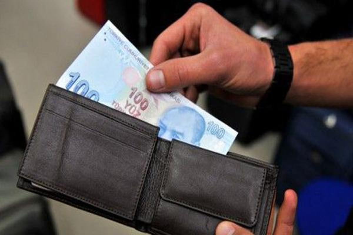 Bakanlar Kurulu Özel Memurların Maaşına Sınırlama Getirdi