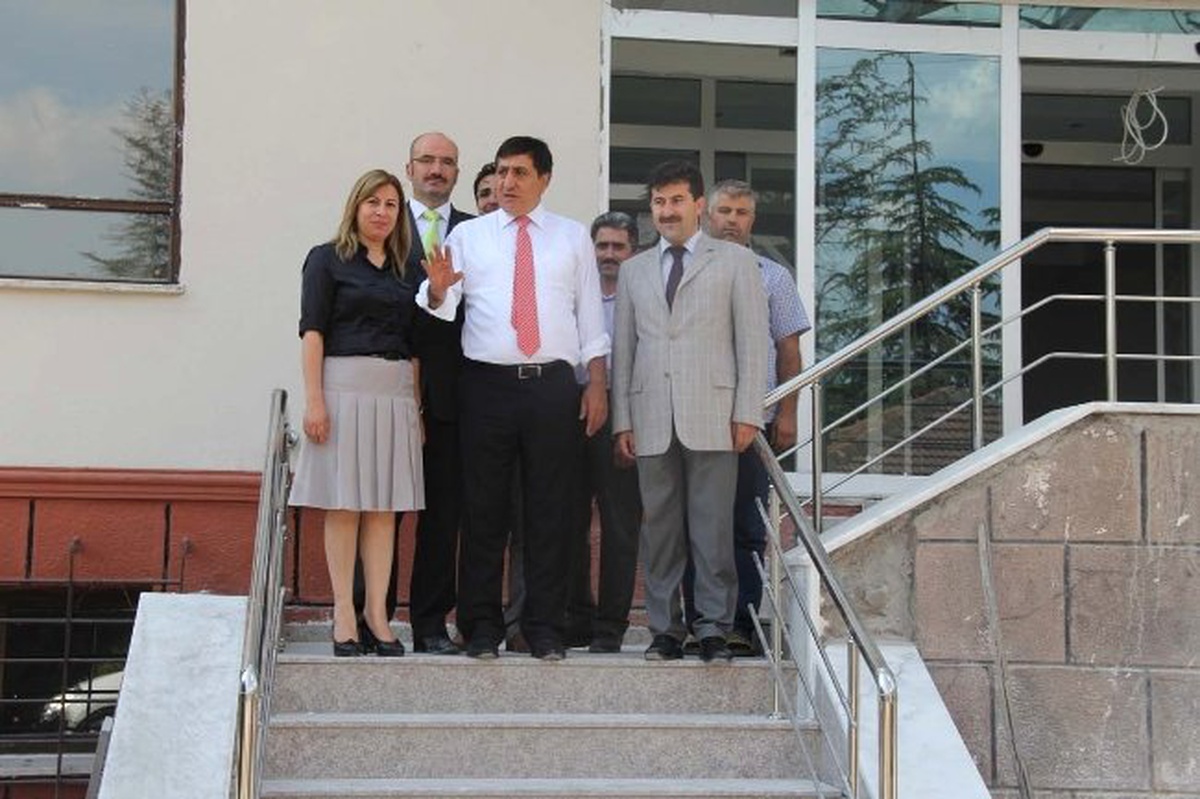 Vali Küçük, Aile ve Sosyla Hizmetler Müdürlüğü Binasında İnceleme Yaptı