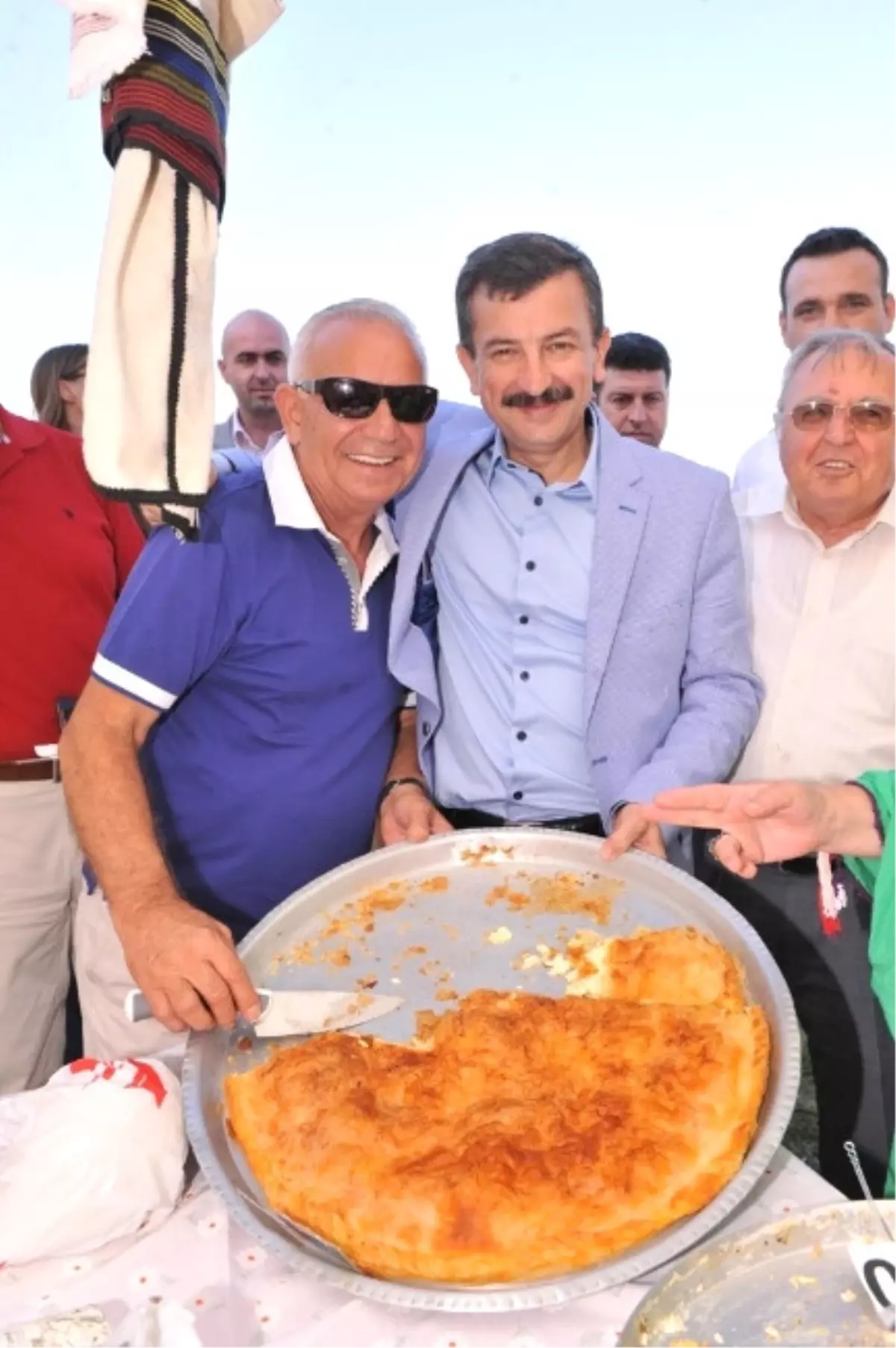 Buca\'da Önce Balkan Rüzgarı, Sonra Konser Coşkusu