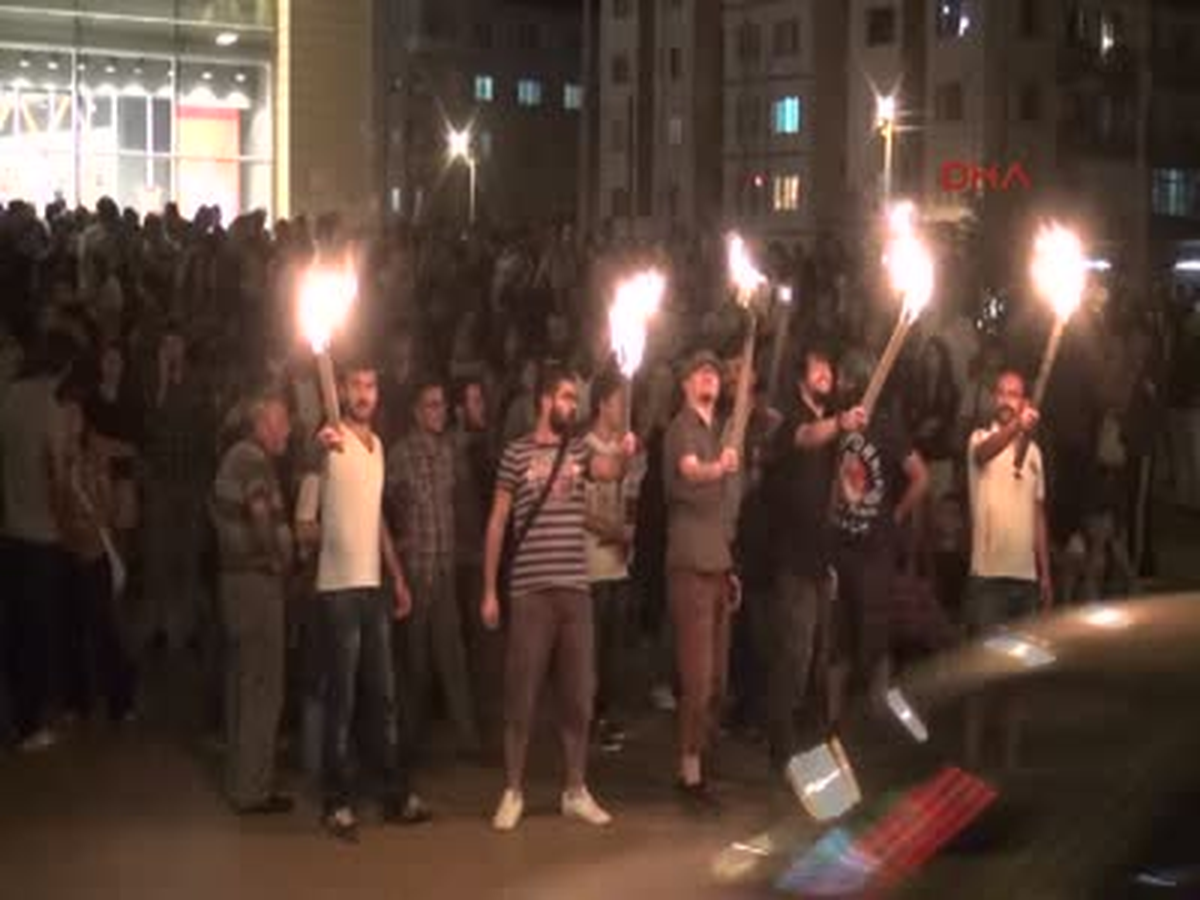 Eskişehir\'de Ali İsmail İçin Siyah Çelenkli Yürüyüş