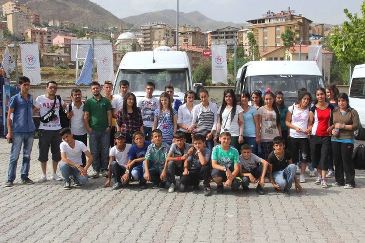 Hakkarili Sporcular Doğa Kamplarında
