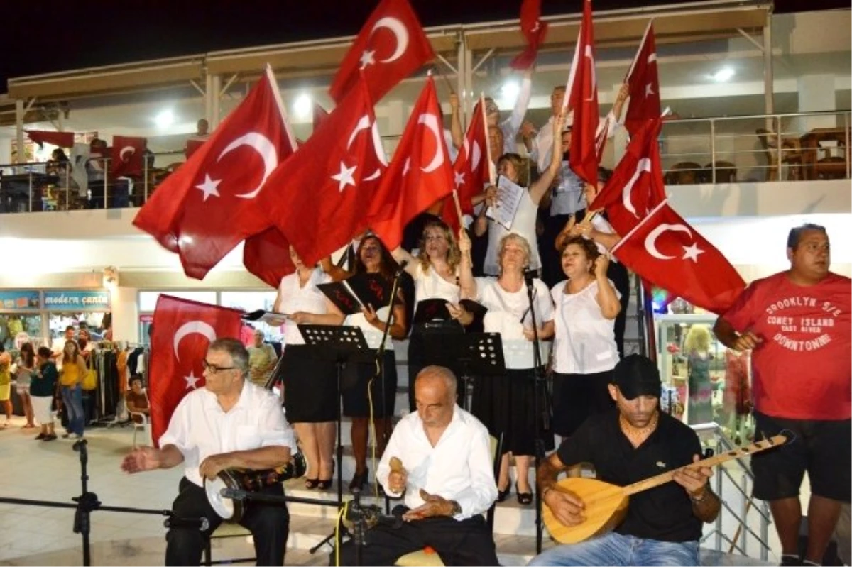 Küçükköy Belediyesi Türk Halk Müziği Korosu Konser Verdi