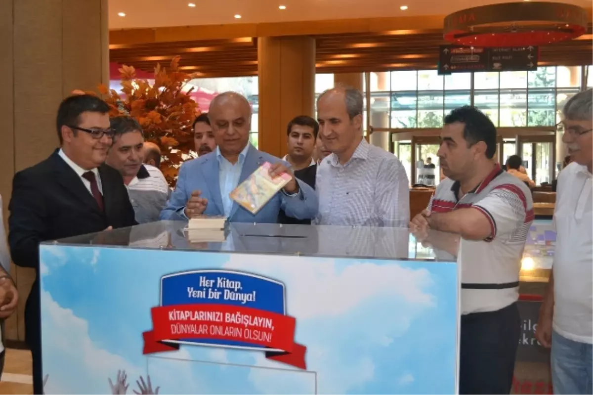 Piazza\'nın Kitap Bağışı Kampanyasına Sağlam da Katıldı