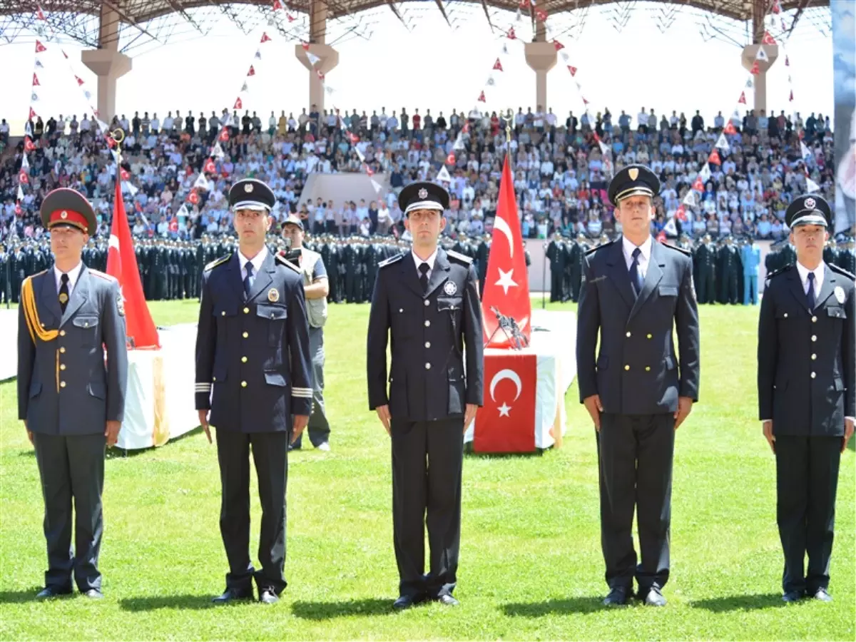 Polis Akademisi Güvenlik Bilimleri Fakültesinin 2012-2013 Yılı Mezuniyet Töreni