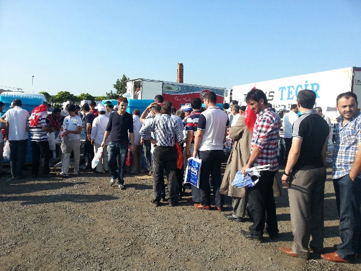 Sp\'nin Düzenlediği \'Darbeye Hayır Mitingi\' Başlıyor