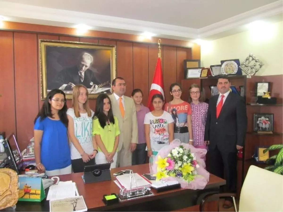 Başarılı Öğrenciler, Ödüllendirildi