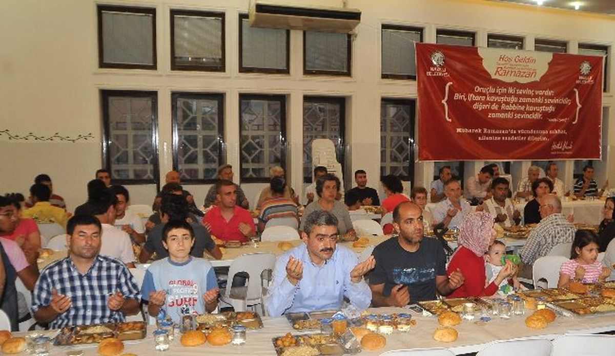 Başkan Alıcık, Vatandaşlarla İftar Sofrasında Buluştu