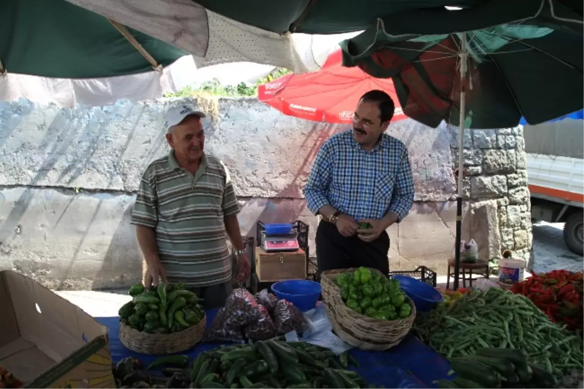 Başkan Ayaz Semt Pazarını Ziyaret Etti