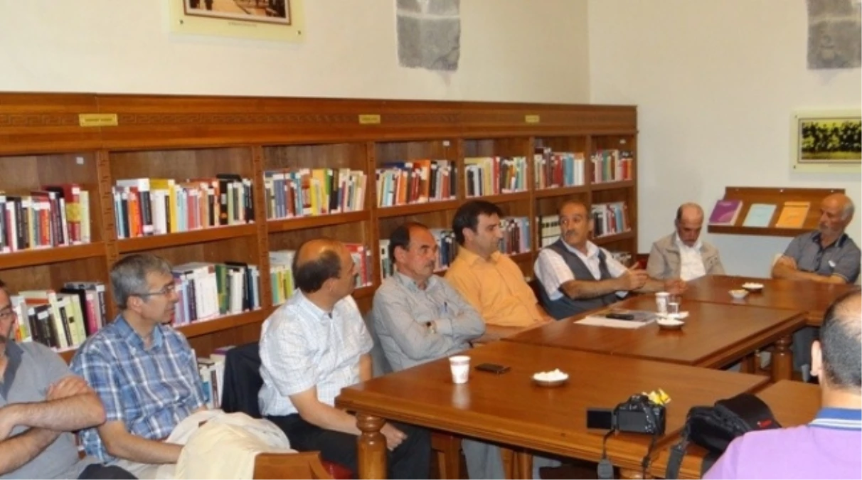 Erzurumlu Emrah Edebiyat Müze Kütüphanesinde Ramazan Söyleşisi