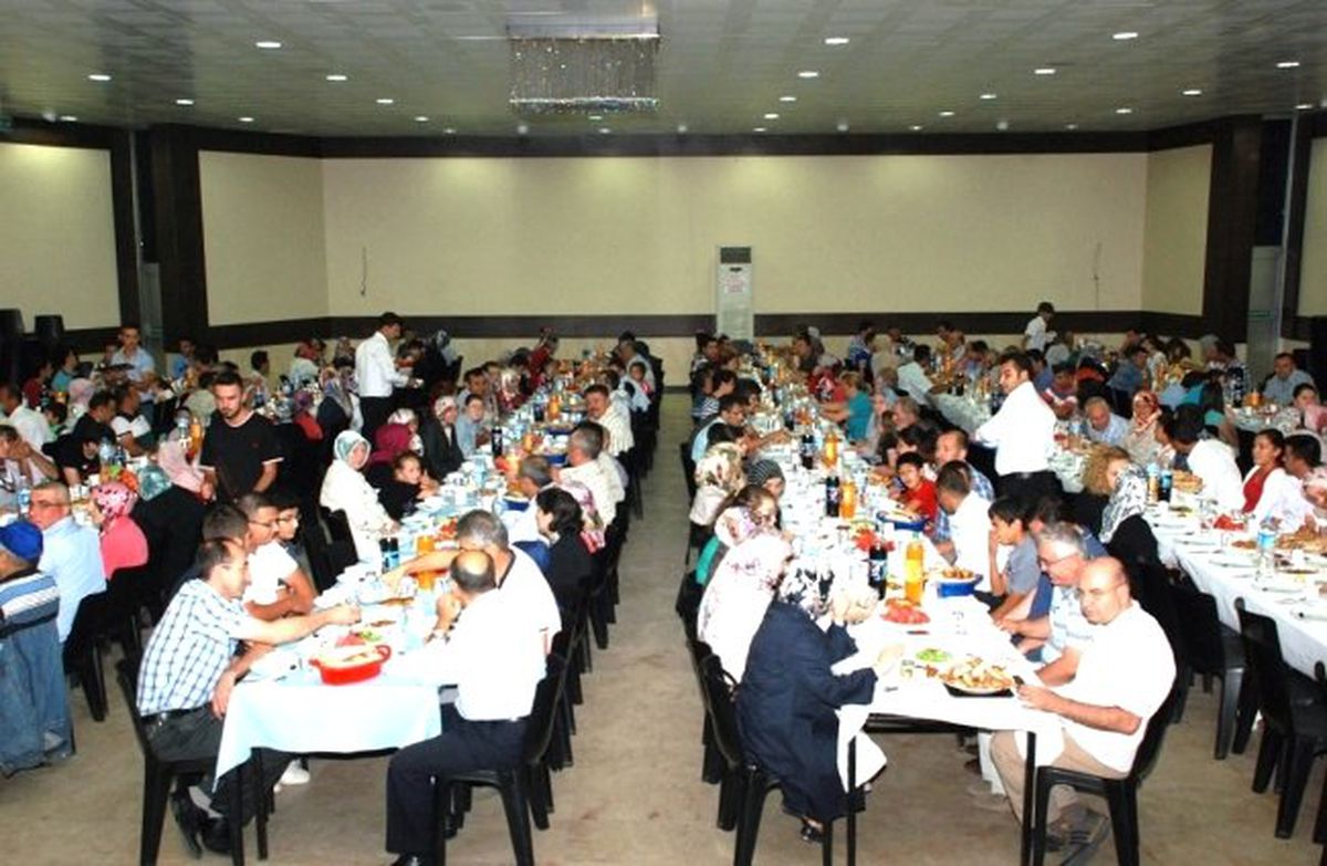 Gediz Belediye Personeli ve Yöneticileri İftar Yemeğinde Buluştu