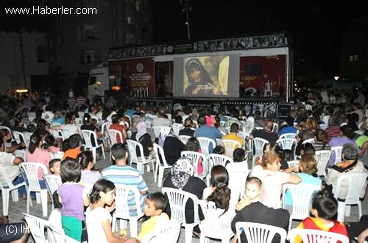 Gezici Sinema Yurt Mahallesi\'nde