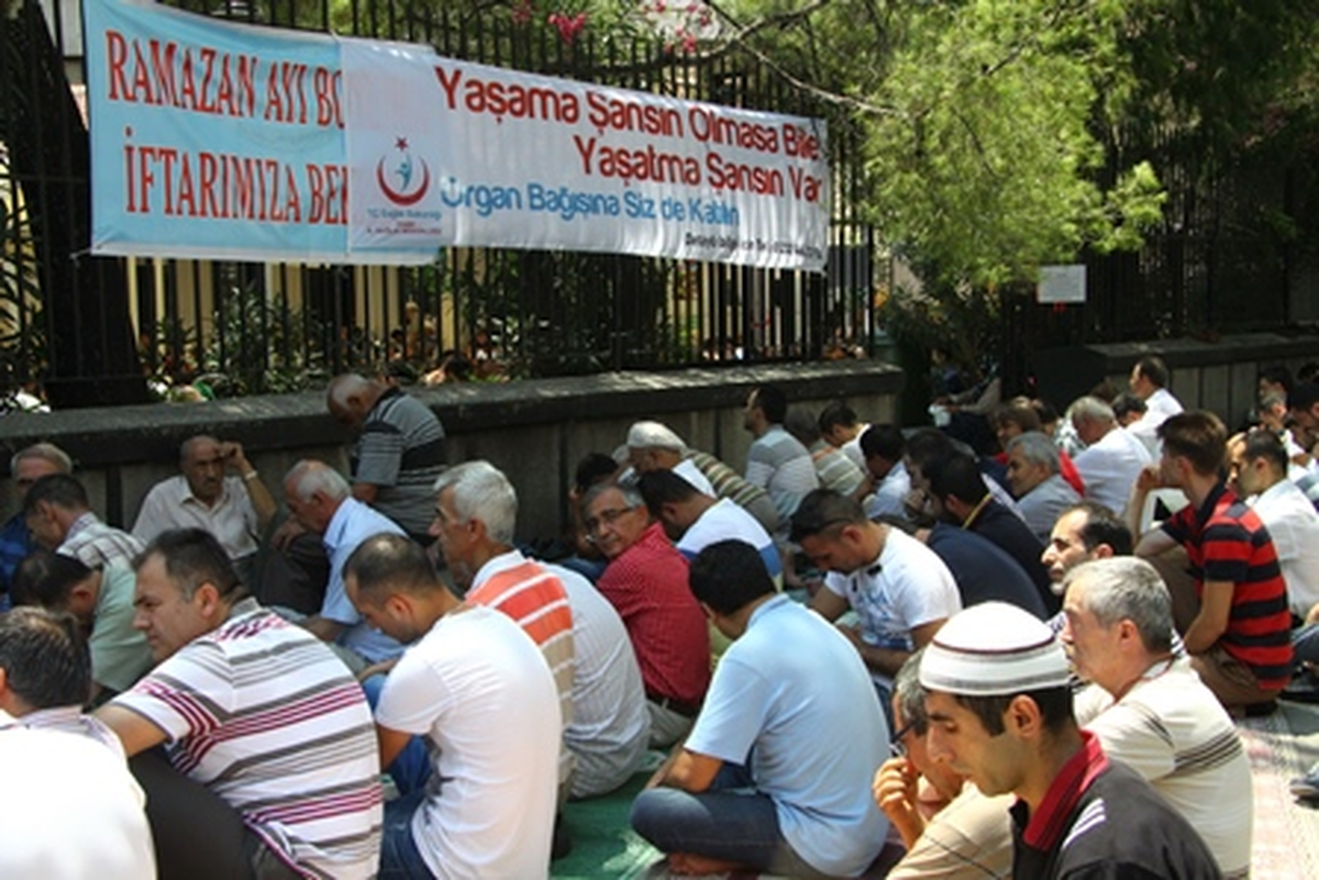 Hocazade Camii\'nde Organ Bağışı Standı Açıldı