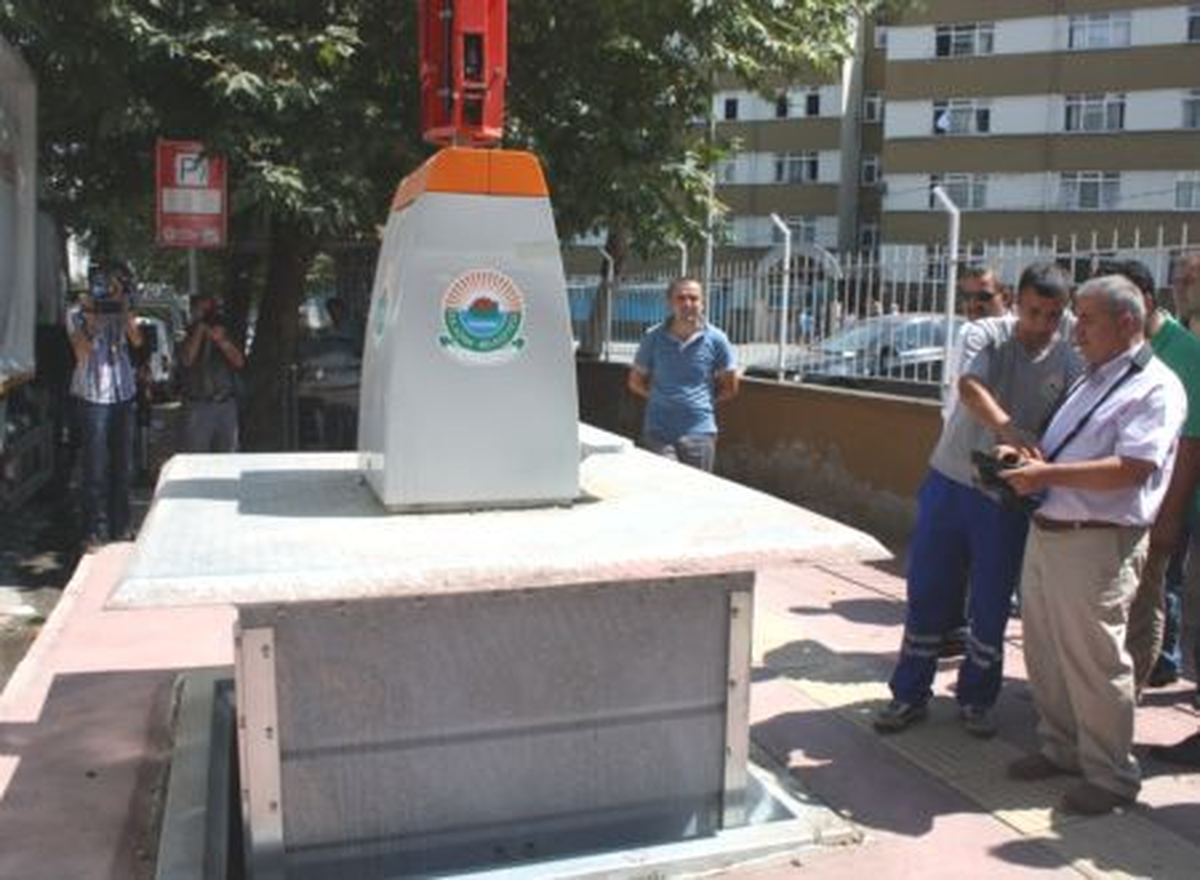 İlkadım\'da Çöp Konteynerlerini Yer Altına Alma Çalışmaları Devam Ediyor