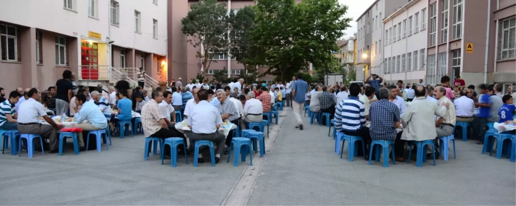 İmam Hatip Mezunları Geleneksel İftarda Buluştu