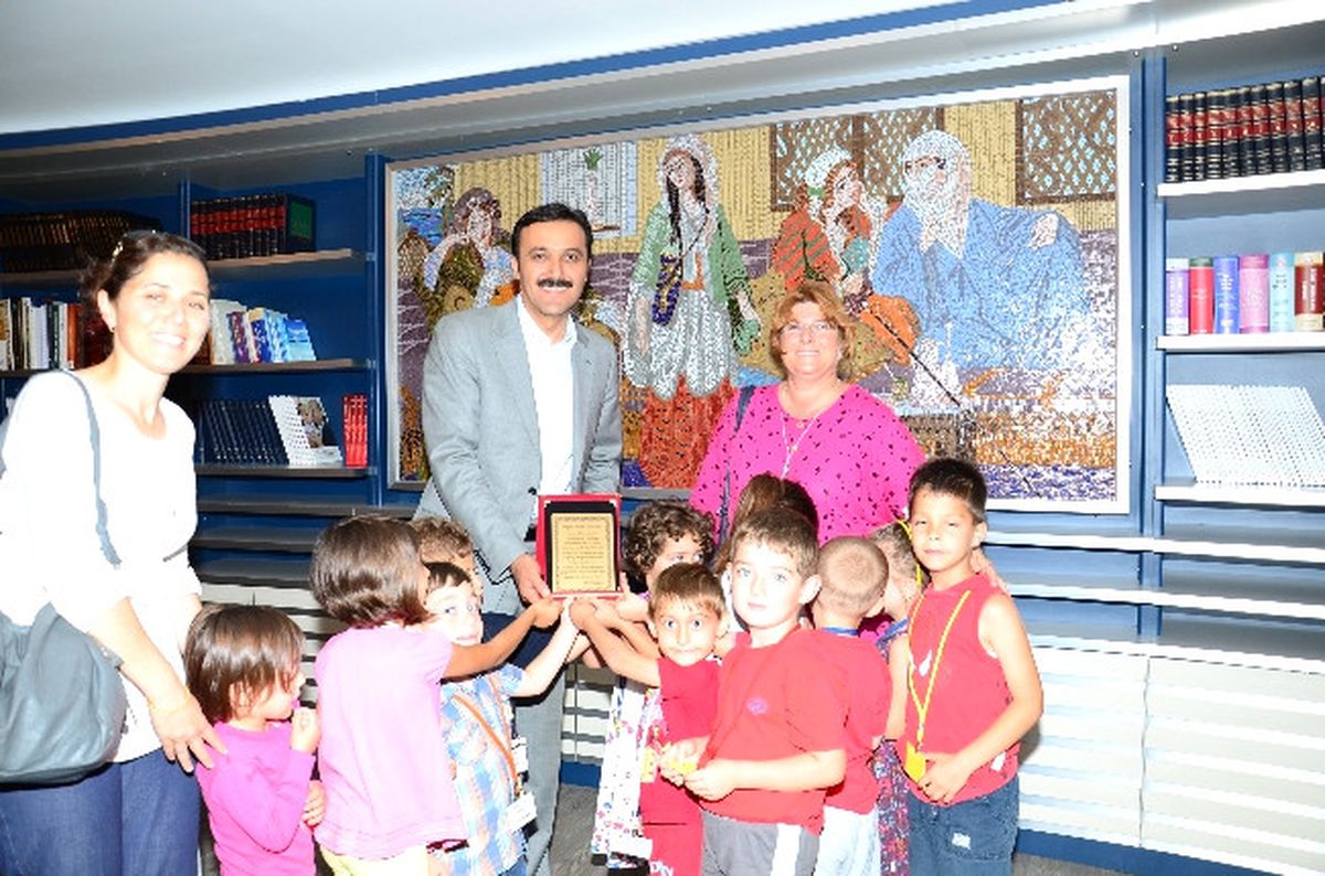 Kadın Kooperatifinden Başkan İsmail Bayram\'a Plaket