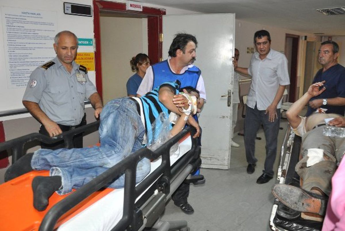 Kamyon ile Otomobil Çarpıştı; 2 Yaralı