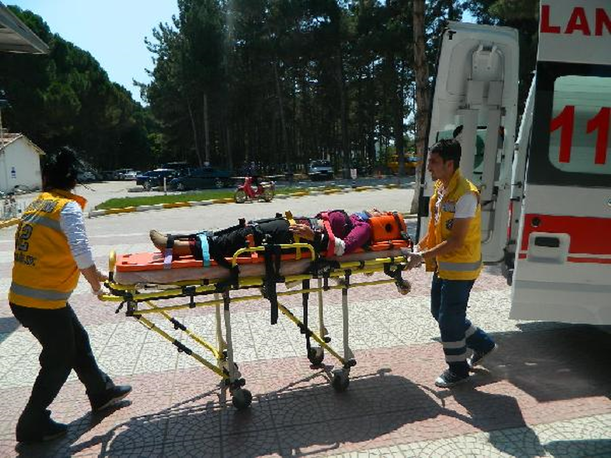 Klimayı Ayarlarken Kaza Yaptı: 4 Yaralı